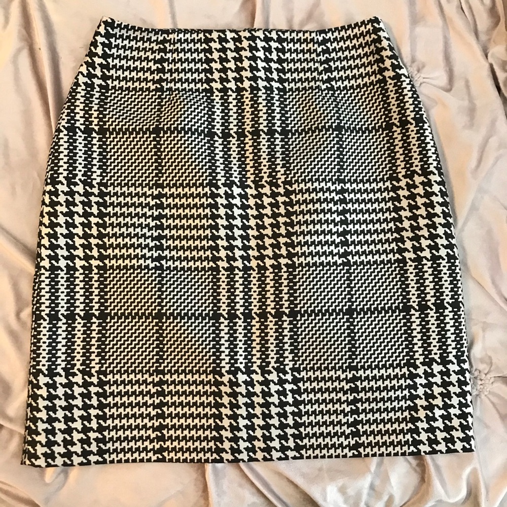 White House Black Market Skirt